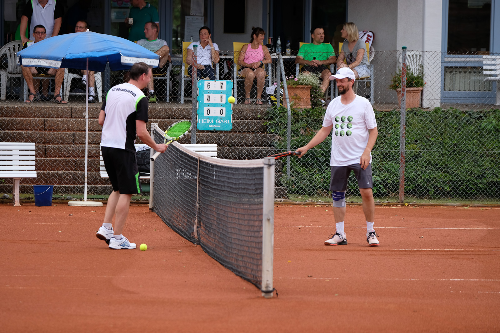 Hobby-Herren 2 unterliegen Geradstetten nach Platzregen und endlosen Match-Tie-Break-Spielen